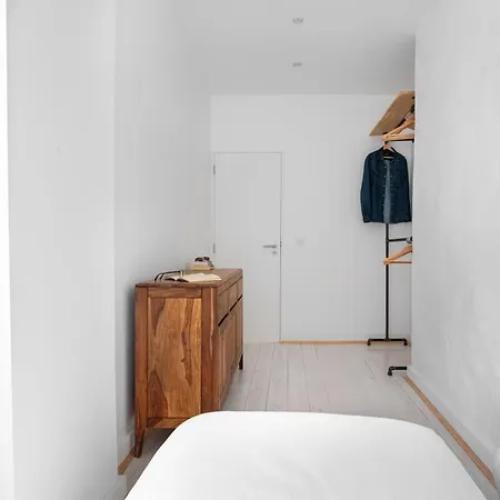 Joivy Exquisite Near Bica Elevator Apartment *