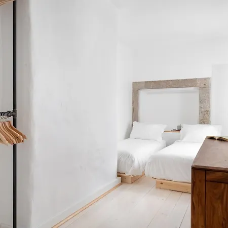 Joivy Exquisite Near Bica Elevator Апартаменти Лісабон