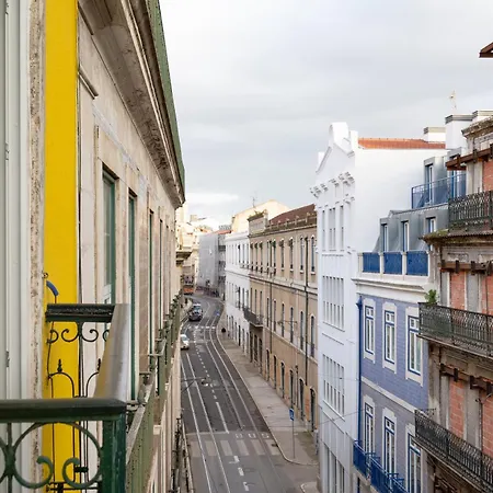 Apartment Joivy Exquisite Near Bica Elevator Lisbon