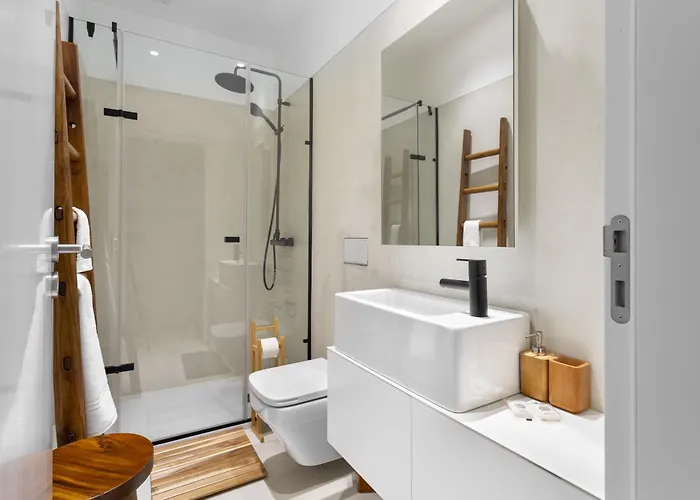 Joivy Exquisite Near Bica Elevator Apartamento