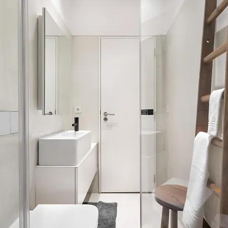 Joivy Exquisite Near Bica Elevator Апартаменты *